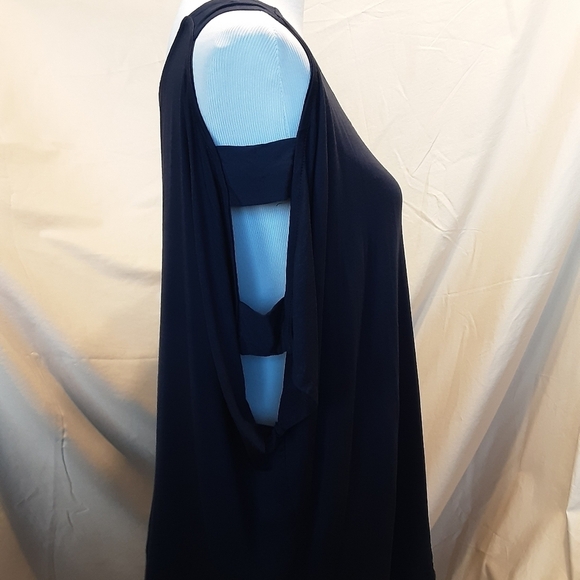 Lane Bryant V-Neck Top w/Detailed Sleeves SZ18/20 - Picture 2 of 7